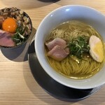 麺道 麒麟児 - 塩そばとチャーシューご飯