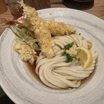 Namba Sennichi Mae Kamatake Udon - 海老天ぶっかけ 並 冷 ¥1,330