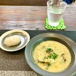 パスト エ カフェ 幸庵 - ●スープ
      ズッキーニのナポリ風たまごスープ
      
      ●パン
      チャバタ