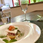 パスト エ カフェ 幸庵 - ●ドルチェ
      和風スポンジケーキ
      イチゴクリームチーズ白餡
      焼きメレンゲ　
      のミルフィーユ