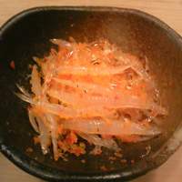 東鮨 新店 - 白魚の和え物