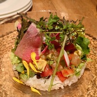 キハチ 青山本店 - マグロとアボカドのサラダごはん