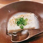 旨飯よか酒 ナナホシテントウ - お通しの湯豆腐