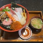 魚料理みうら - 海鮮丼 ¥2800 