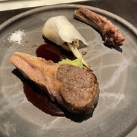 Lien - 骨付き仔羊肉のロースト