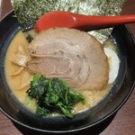 Ramemmengoya - 醤油豚骨　930円