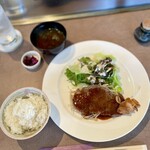 ステーキレストラン 桜香 - グリルセット 1200円。ドリンク付き