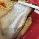 ラーメン まこと屋 - 牛じゃんラーメン・チャーシューズーム