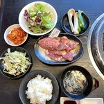 かたい信用やわらかい肉 焼肉のいとう - 