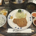 248118220 - ロースカツ定食