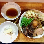 麺屋　たか - スープが付きます。