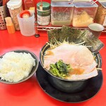 豚骨醤油ラーメン 王道家 - 