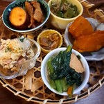 Tようび すじとお酒とおばんざい - 