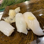 Tachiguizushi Sushitsune - いか三貫¥480右のイカ最高に美味しい❗️