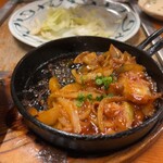 焼鳥太閤 - 料理写真:ホルモン鉄板焼（660円）