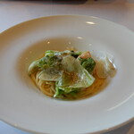 アロマティコ - ﾚﾀｽと海老のクリームソース