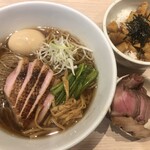 麺屋一燈 - 鴨南蛮チャーシューそば　カモウォ〜ン+焼き鳥丼