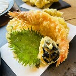 そば草香 - 天麩羅が運ばれてきました