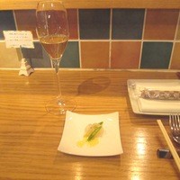 Le Comptoir de シャンパン食堂 - シャンパンと付きだし