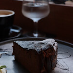 CREA Mfg.CAFE - チョコバスクチーズケーキ