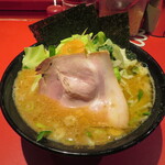 Ramen Atsugiya - ラーメン 麺少なめ 野菜畑 860円 