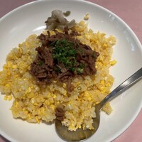 シェフス - 肉のせ炒飯