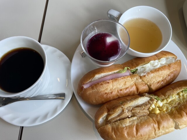 Kissa Shitsu Renoir Shinbashi Karasunokuchi Ten photo 3