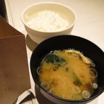 ぐーばーぐ - セットのライスと味噌汁