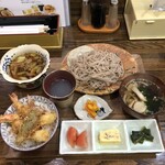 味亭花の家 - 肉つけ蕎麦海老天丼