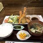 味亭花の家 - 特大エビフライ定食