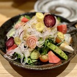 洋食 おがた - 色とりどりのサラダ。盛り付けのセンス◎