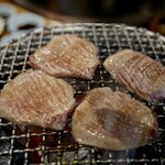 炭火焼肉ホルモンさわいし - 