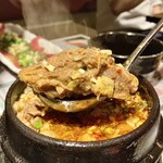 焼肉料理屋わんこ - 「和牛スジ煮込」の牛スジのアップ…