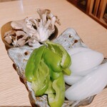 Yakiniku Wagyuurabo - ピーマン、玉ねぎ、舞茸