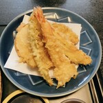 Kihachiro Kitamichi - 天ぷらは エビ、シシトウ、ナス、カボチャ、サツマイモ、玉ねぎ、大根