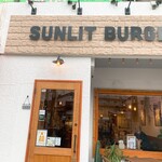 SUNLIT BURGER - 