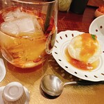 epais - デザートはめちゃうまアイスとクセつよジャスミンティー！　いつもセブンのジャスミン茶を飲んでるんだけど、この日飲んだジャスミンティーはそれの40倍くらいジャスミンを感じる！