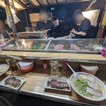 屋台ともちゃん - 内観、牛タン、ラーメン