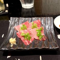 御二九と八さい はちべー - 美味しお肉の刺身：部位忘れました