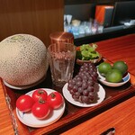 BAR yu-nagi - これらのフルーツや野菜、コーヒー豆などでカクテルをご提供