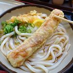 めりけんや - 冷ぶっかけうどん（特３玉）、ちくわ天、えび天870円