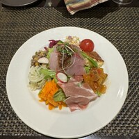 ビストロ ボナップ - 盛りだくさんのオードブル｡ワイン蒸発装置｡