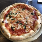 トスカーナ - （燻製チーズの）マルゲリータ（２８ｃｍ）：１３００円