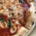 トスカーナ - （燻製チーズの）マルゲリータ（２８ｃｍ）：１３００円