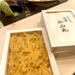 Sushi Mitsuya - 淡路島由良の雲丹。ミョウバン不使用なので、磯の香りと良い昆布を食べて旨味、甘みたっぷりの素晴らしい雲丹。