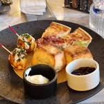 CROSSFIELD with TERRACE LOUNGE - 