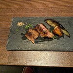 KokoFLAT cafe Hommachi - サーロインステーキと焼野菜