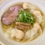 DURAMENTEI - 海老ワンタン麺（白） 1,250円。