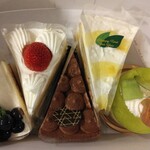 シャトレーゼ - 料理写真:5種類のケーキ買いました