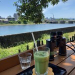 宇治日和 - テラス席と抹茶ラテ